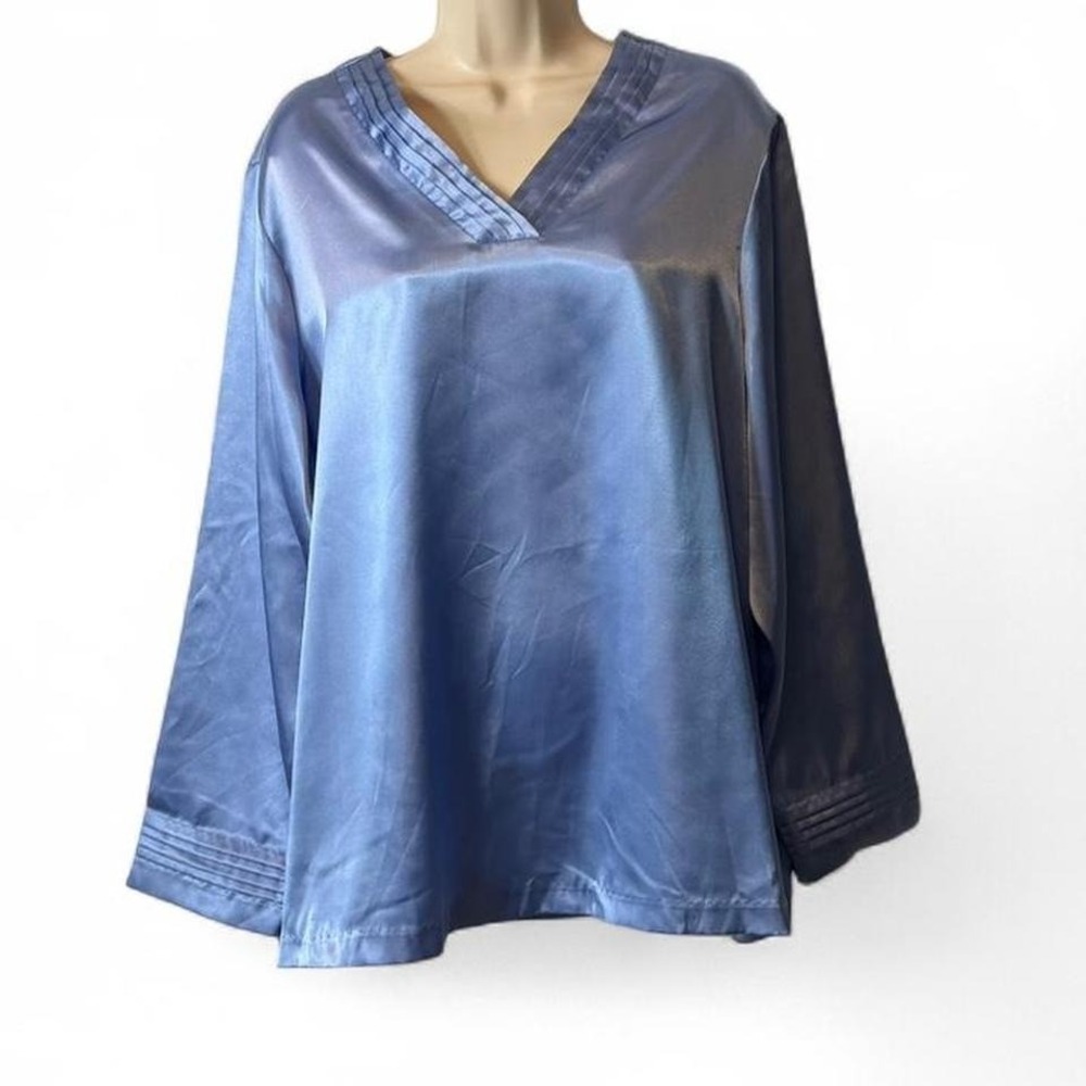 Vintage Blue Satin V-neck Long‎ Sleeve Top